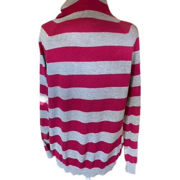 ❣️5/$50 Tommy Hilfiger Hooded Striped Vneck sweater, gray with fuschia stripes - Picture 2 of 2
